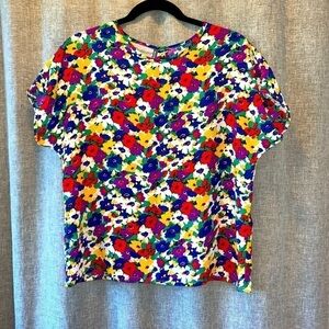 *Women’s Diversity Petite Medium floral top